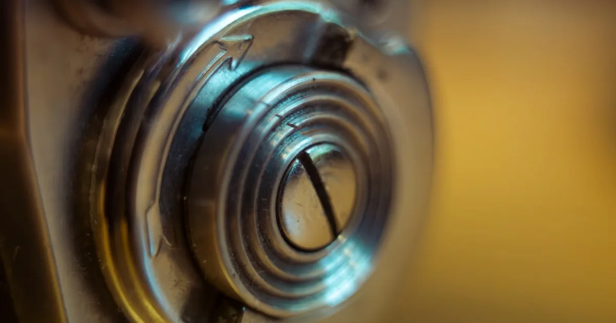 Mechatronischer Profilzylinder im Detail, Kombination aus Mechanik und Elektronik in einem Schließzylinder